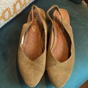 Tom’s Olive Slingback Flats Size 9